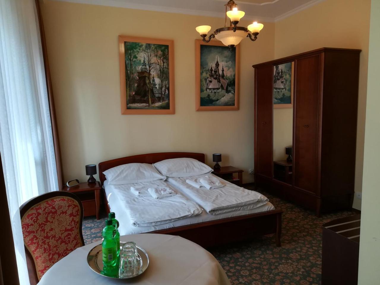 Victoria Cechini Hotel Krynica Zdroj Exterior photo